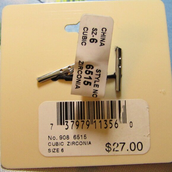 RS Covenant | Snowflake Ring | Cubic Zirconia | Size 6 - Picture 3 of 3